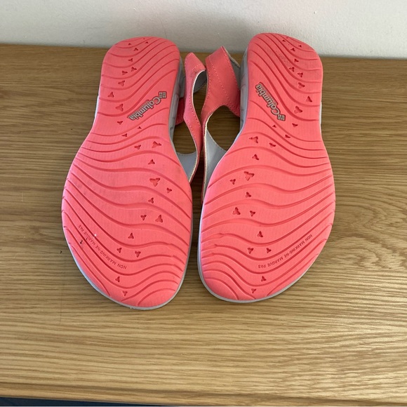 Columbia Size 11 Salmon Thong Sandals - Picture 5 of 8